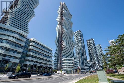 3607 - 3900 Confederation Parkway, Mississauga, ON - Outdoor With Facade