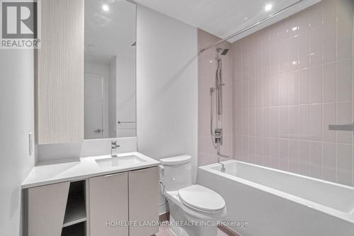 3607 - 3900 Confederation Parkway, Mississauga, ON - Indoor Photo Showing Bathroom