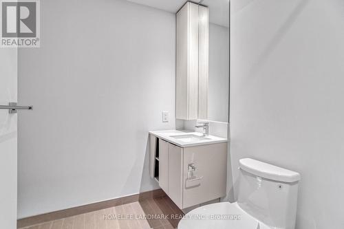 3607 - 3900 Confederation Parkway, Mississauga, ON - Indoor Photo Showing Bathroom