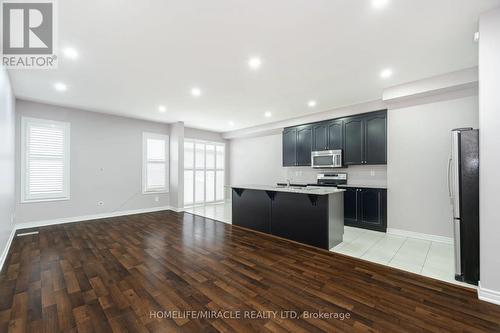 93 Kempenfelt Trail, Brampton, ON - Indoor Photo Showing Kitchen