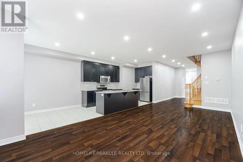 93 Kempenfelt Trail, Brampton, ON - Indoor Photo Showing Kitchen