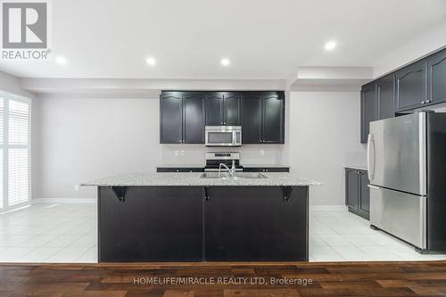 93 Kempenfelt Trail, Brampton, ON - Indoor Photo Showing Kitchen