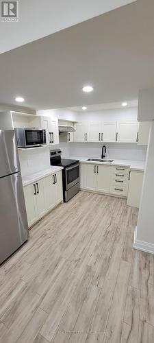 65 Lanark Circle, Brampton, ON - Indoor Photo Showing Kitchen