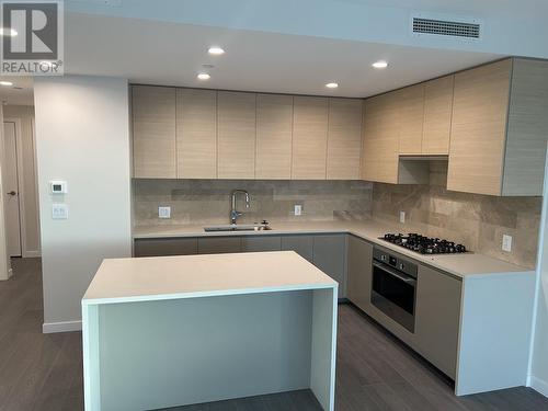 3402 2108 Gilmore Avenue, Burnaby, BC - Indoor Photo Showing Kitchen