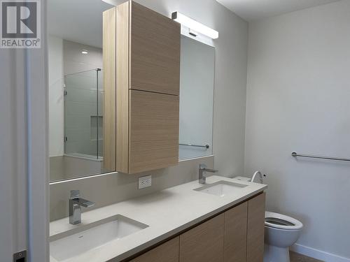 3402 2108 Gilmore Avenue, Burnaby, BC - Indoor Photo Showing Bathroom