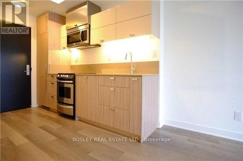 1709 - 290 Adelaide Street W, Toronto, ON - Indoor Photo Showing Kitchen