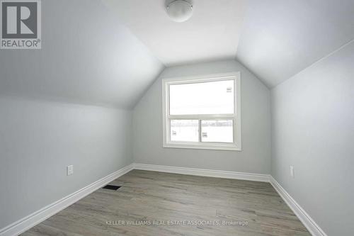 Upper - 305 Weir Street N, Hamilton, ON - Indoor Photo Showing Other Room