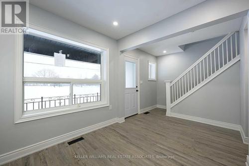 Upper - 305 Weir Street N, Hamilton, ON - Indoor Photo Showing Other Room