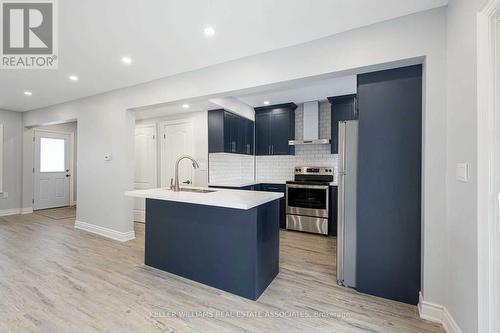 Upper - 305 Weir Street N, Hamilton, ON - Indoor Photo Showing Kitchen With Upgraded Kitchen