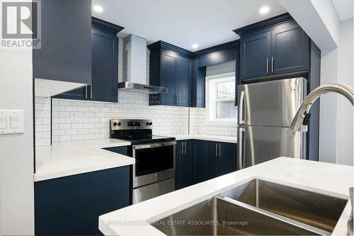 Upper - 305 Weir Street N, Hamilton, ON - Indoor Photo Showing Kitchen With Double Sink With Upgraded Kitchen