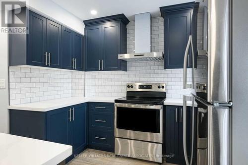 Upper - 305 Weir Street N, Hamilton, ON - Indoor Photo Showing Kitchen With Upgraded Kitchen