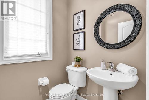 40 Summit Drive, Vaughan, ON - Indoor Photo Showing Bathroom