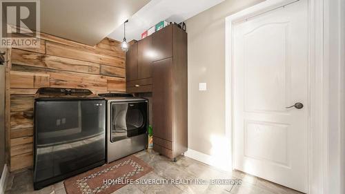 14208 Torbram Road, Caledon, ON - Indoor Photo Showing Laundry Room