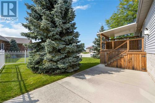 329 Parkside Drive, Petrolia, ON - Outdoor