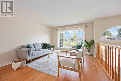 329 Parkside Drive, Petrolia, ON - Indoor Photo Showing Living Room