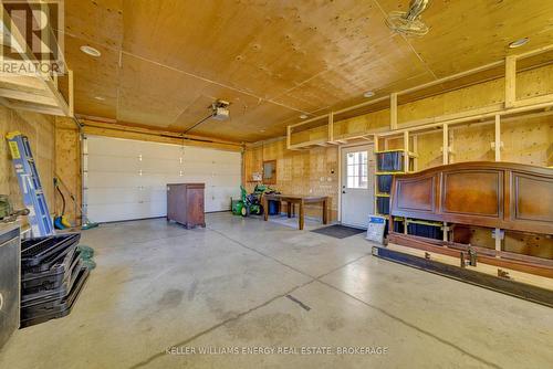 10272 County 2 Road, Alnwick/Haldimand, ON - Indoor Photo Showing Garage