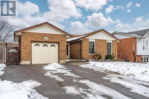 1402 Clearview Drive, Peterborough (Monaghan), ON - Outdoor