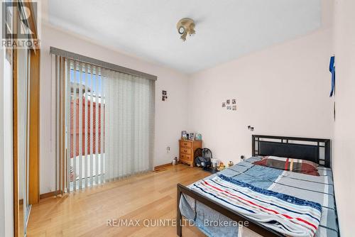 1402 Clearview Drive, Peterborough (Monaghan), ON - Indoor Photo Showing Bedroom