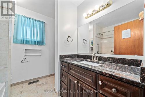 1402 Clearview Drive, Peterborough (Monaghan), ON - Indoor Photo Showing Bathroom