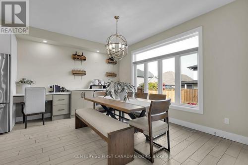 15 Honey Bend, St. Thomas, ON - Indoor Photo Showing Dining Room