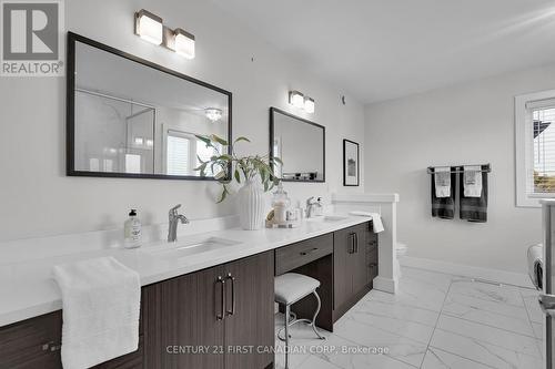 15 Honey Bend, St. Thomas, ON - Indoor Photo Showing Bathroom