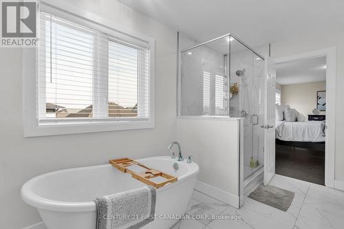 15 Honey Bend, St. Thomas, ON - Indoor Photo Showing Bathroom