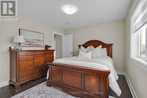 15 Honey Bend, St. Thomas, ON - Indoor Photo Showing Bedroom