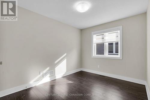 15 Honey Bend, St. Thomas, ON - Indoor Photo Showing Other Room