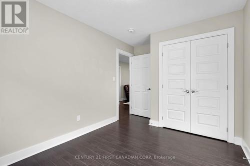 15 Honey Bend, St. Thomas, ON - Indoor Photo Showing Other Room