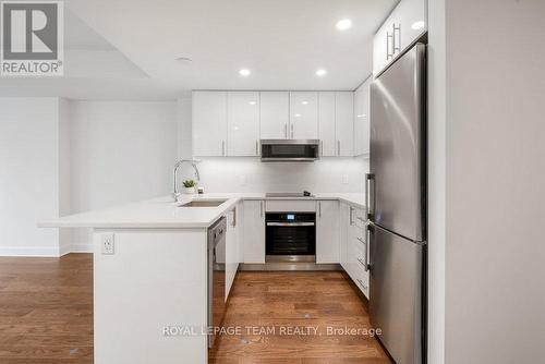 704 - 180 George Street, Ottawa, ON - Indoor Photo Showing Kitchen With Upgraded Kitchen