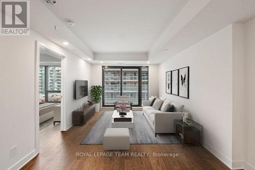 704 - 180 George Street, Ottawa, ON - Indoor Photo Showing Living Room