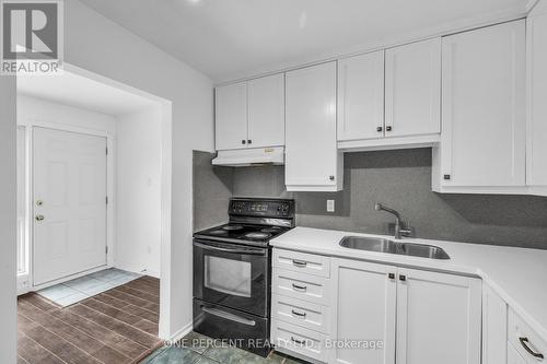 23J - 1910 Jasmine Crescent, Ottawa, ON - Indoor Photo Showing Kitchen