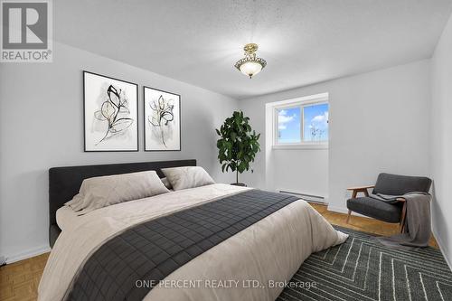 23J - 1910 Jasmine Crescent, Ottawa, ON - Indoor Photo Showing Bedroom