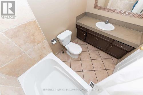 32 Obermeyer Drive, Kitchener, ON - Indoor Photo Showing Bathroom