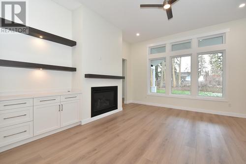 2508 Golf View Crescent, Blind Bay, BC - Indoor Photo Showing Living Room With Fireplace