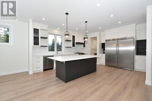 2508 Golf View Crescent, Blind Bay, BC - Indoor Photo Showing Kitchen With Upgraded Kitchen