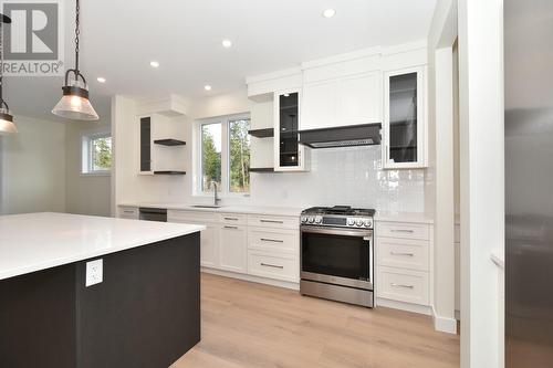 2508 Golf View Crescent, Blind Bay, BC - Indoor Photo Showing Kitchen With Upgraded Kitchen