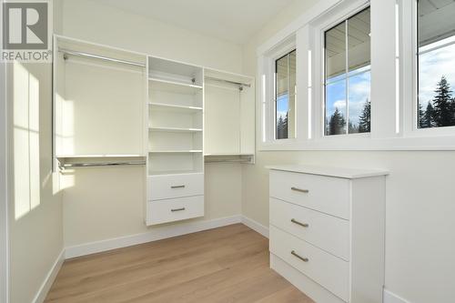 2508 Golf View Crescent, Blind Bay, BC - Indoor With Storage