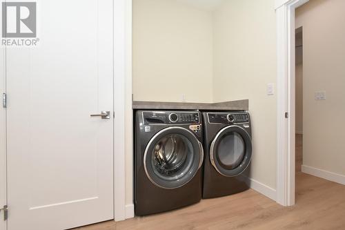 2508 Golf View Crescent, Blind Bay, BC - Indoor Photo Showing Laundry Room