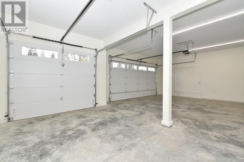 2508 Golf View Crescent, Blind Bay, BC - Indoor Photo Showing Garage