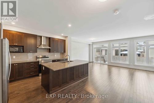 632 Moonflower Crescent S, Ottawa, ON - Indoor Photo Showing Kitchen With Double Sink