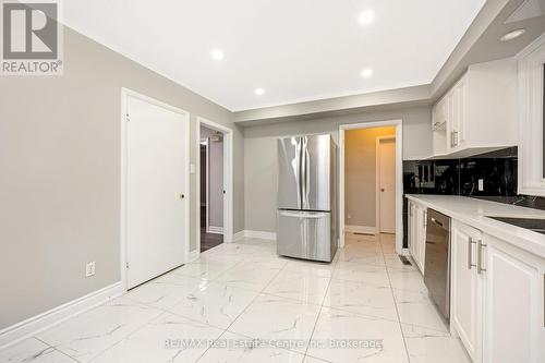 9291 Highway 25 Road, Halton Hills (1049 - Rural Halton Hills), ON - Indoor Photo Showing Kitchen