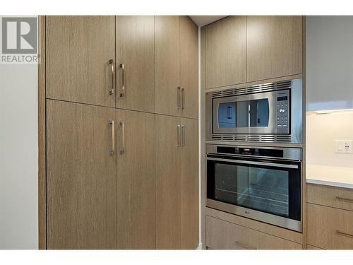 1588 Ellis Street Unit# 1402, Kelowna, BC - Indoor Photo Showing Kitchen