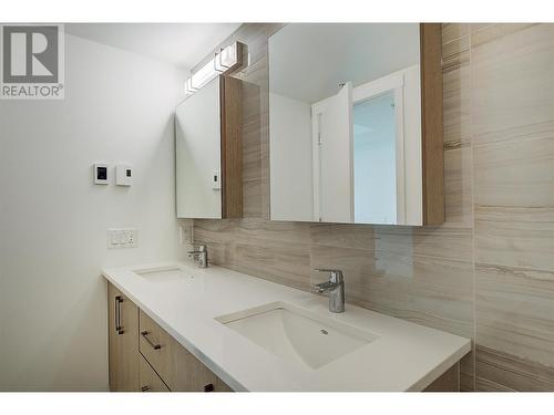 1588 Ellis Street Unit# 1402, Kelowna, BC - Indoor Photo Showing Bathroom