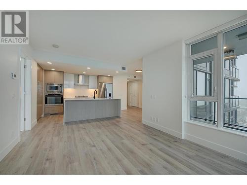 1588 Ellis Street Unit# 1402, Kelowna, BC - Indoor Photo Showing Kitchen