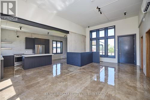 1 - 21 Heron Pointe, Port Colborne (878 - Sugarloaf), ON - Indoor Photo Showing Kitchen