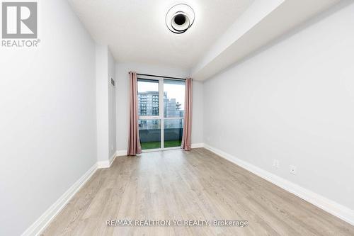 812 - 591 Sheppard Avenue E, Toronto, ON - Indoor Photo Showing Other Room