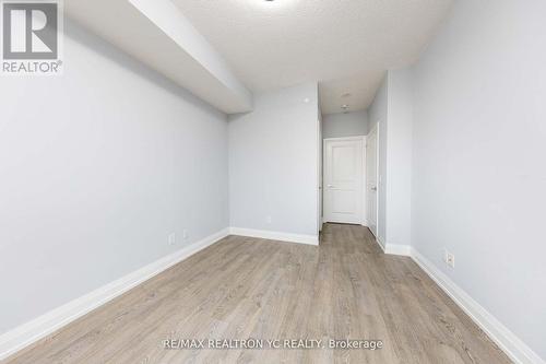 812 - 591 Sheppard Avenue E, Toronto, ON - Indoor Photo Showing Other Room