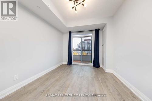 812 - 591 Sheppard Avenue E, Toronto, ON - Indoor Photo Showing Other Room