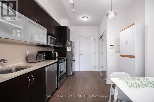 624 - 20 Gothic Avenue, Toronto, ON - Indoor Photo Showing Kitchen